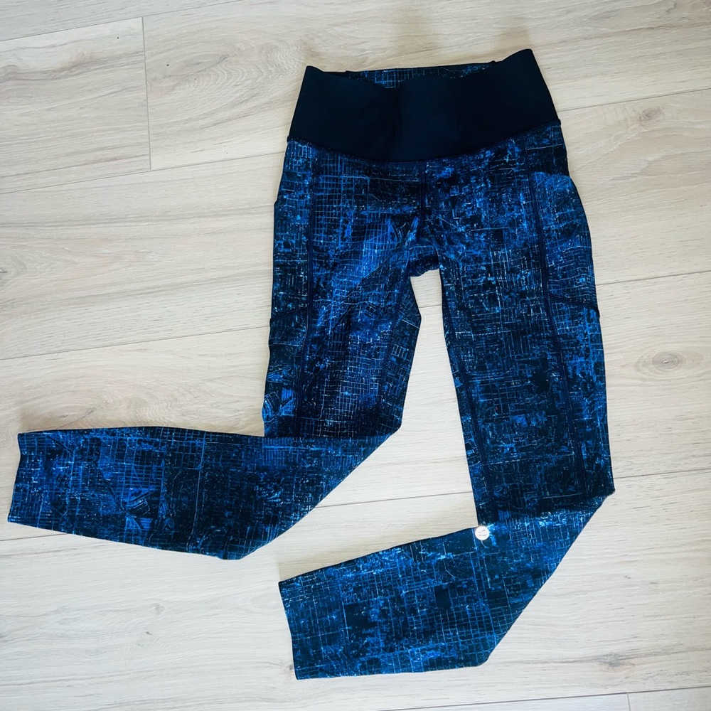 Lululemon Keep Your Form Tight 25" - City Lights Multi Black / Black - Size 2 - Picture 9 of 13